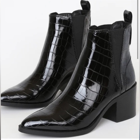 Steve Madden Audience Black Crocodile Pointed Toe Ankle Boots - Picture 3 of 4